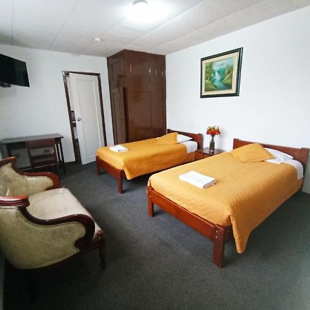 Hotel 9 De Octubre Quito Exteriör bild