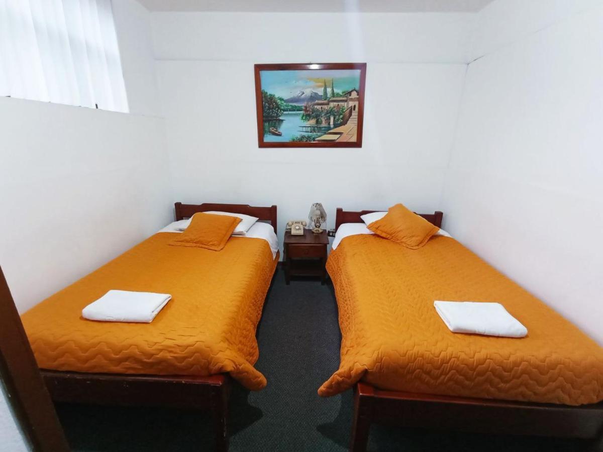 Hotel 9 De Octubre Quito Exteriör bild