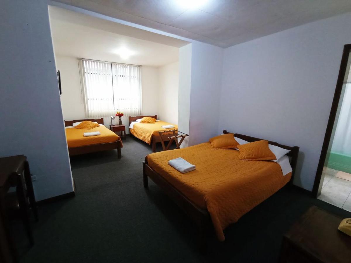 Hotel 9 De Octubre Quito Exteriör bild